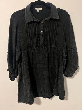 Umgee Black Gauze Pleated Button-Front Women's Top